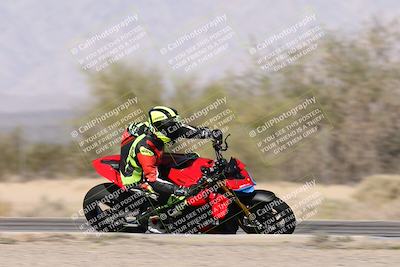 media/Dec-01-2025-Moto Forza (Mon) [[2daa91e15f]]/2-Intermediate Group/Session 3 (Turn 7 Inside Pans)/